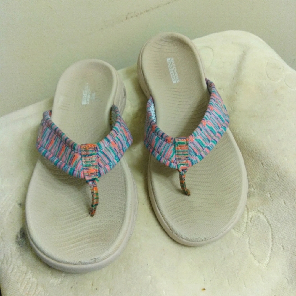 Colorful Women's Sketcher Sandals Size 7 Clean